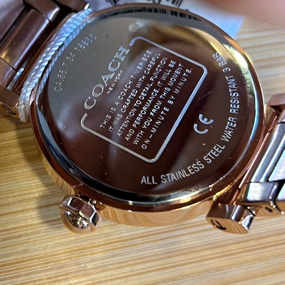 Coach Madison Watch With 34mm Silver Face & RoseGold Bracelet - Picture 5 of 8